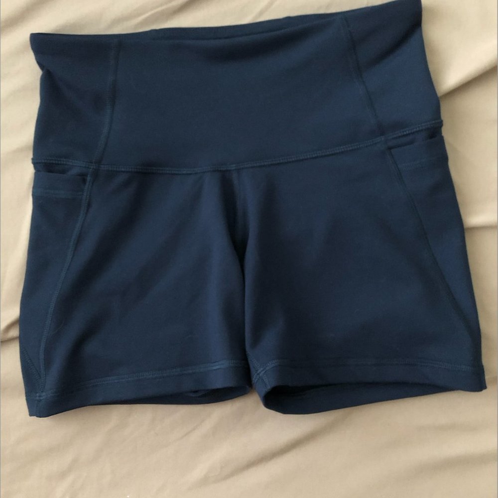 High-Waisted Side-Pocket Elevate Compression Shorts For Women - NAVY